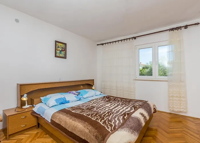 Annie Apartment